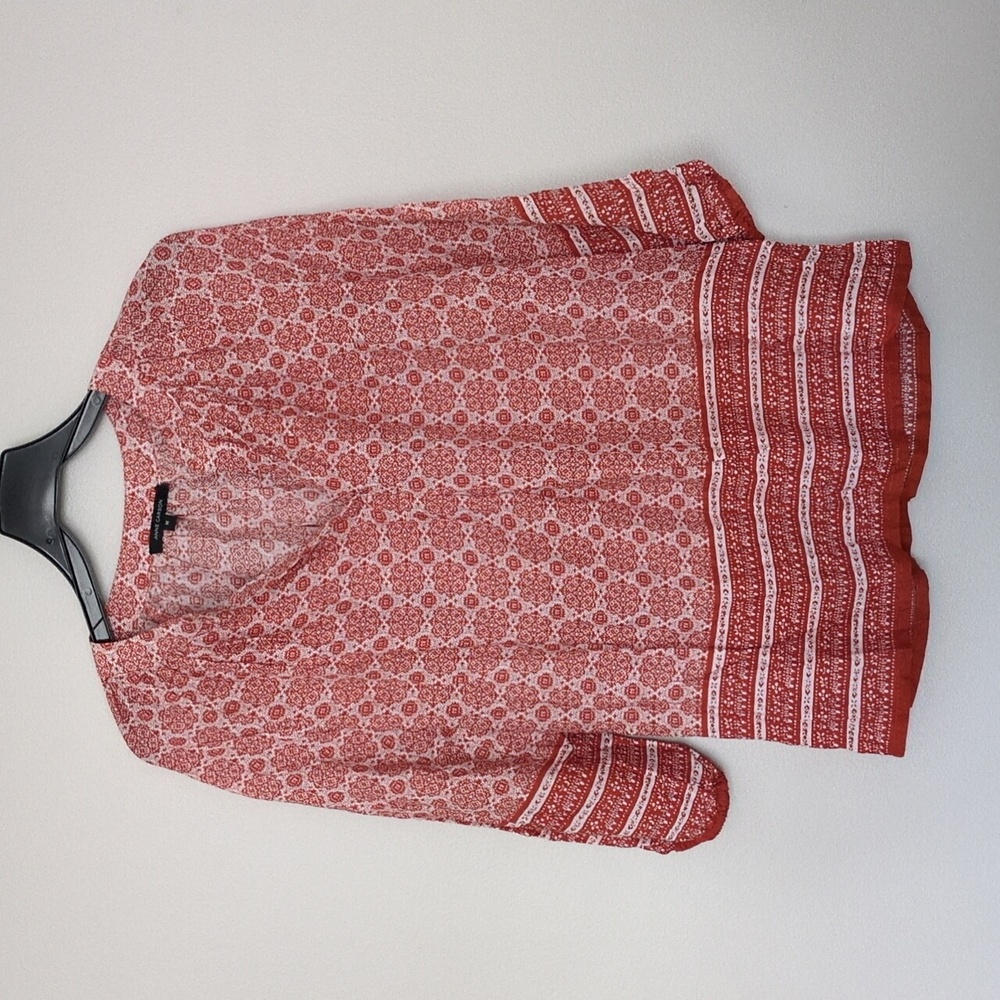 Women's medium pattern shirt